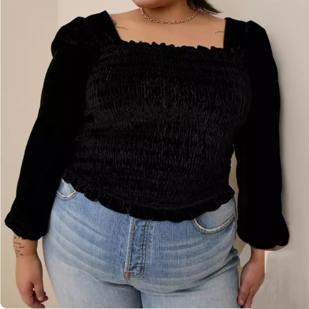 TORRID Womens Long Sleeve Velvet Smocked Blouson Sleeve Crop Top, Black
